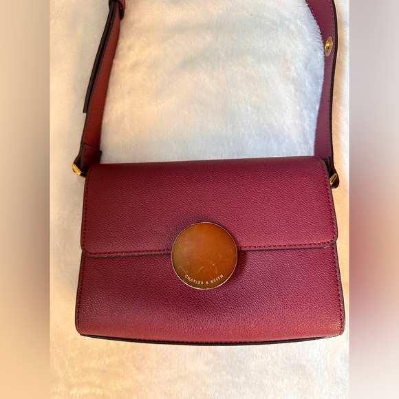 Charles & Keith crossbody burgundy bag - Picture 1 of 8